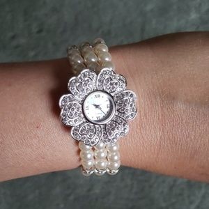 NWOT Nolan Miller crystal flower/pearl watch